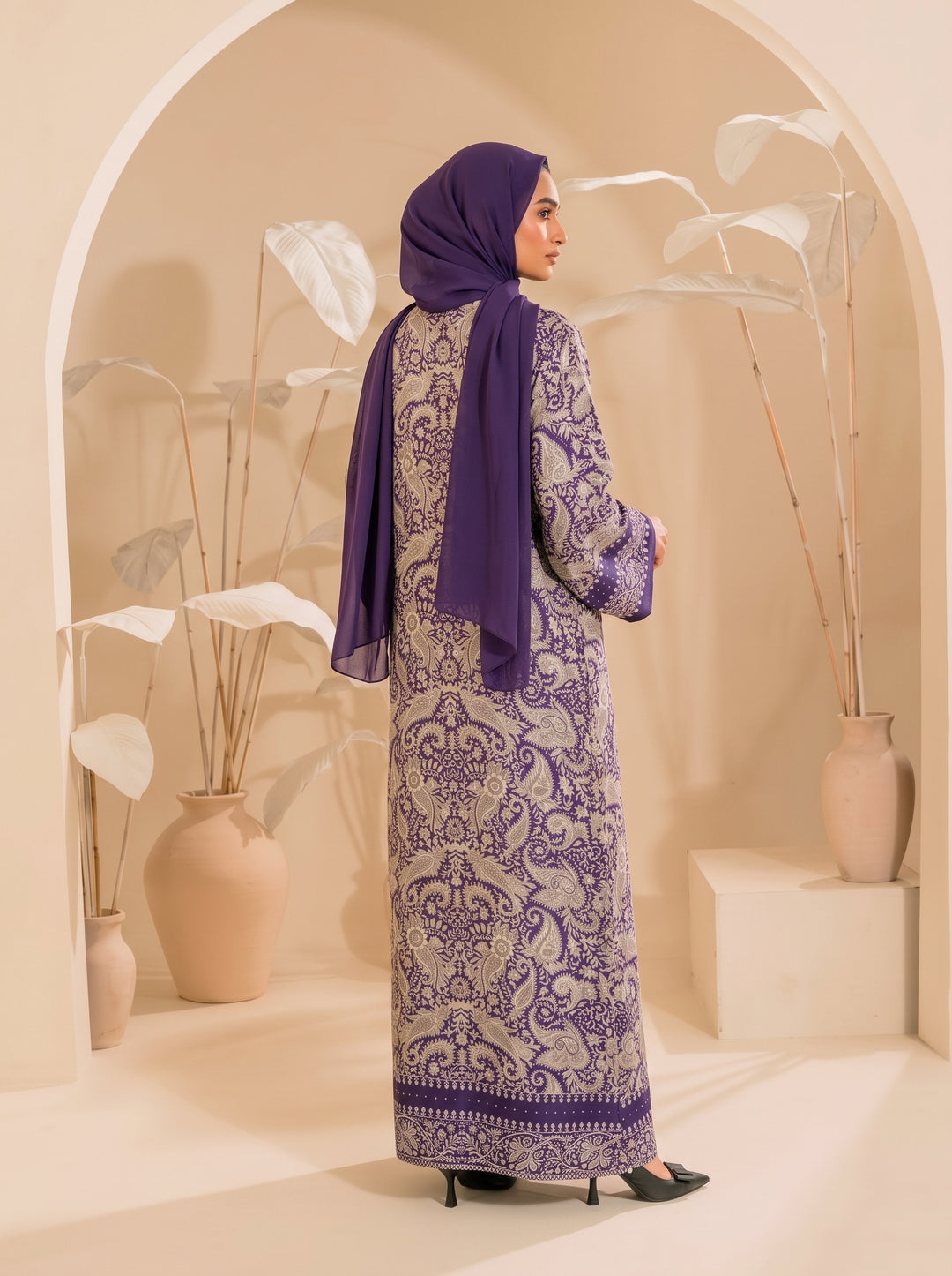 Aabroo Abaya