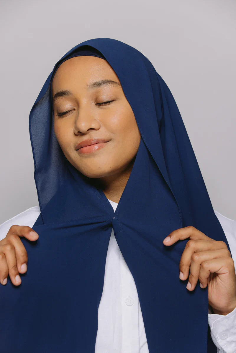 Magnetic Instant Hijab by UJ - BUNDLE OF 3 (RANDOM COLORS)