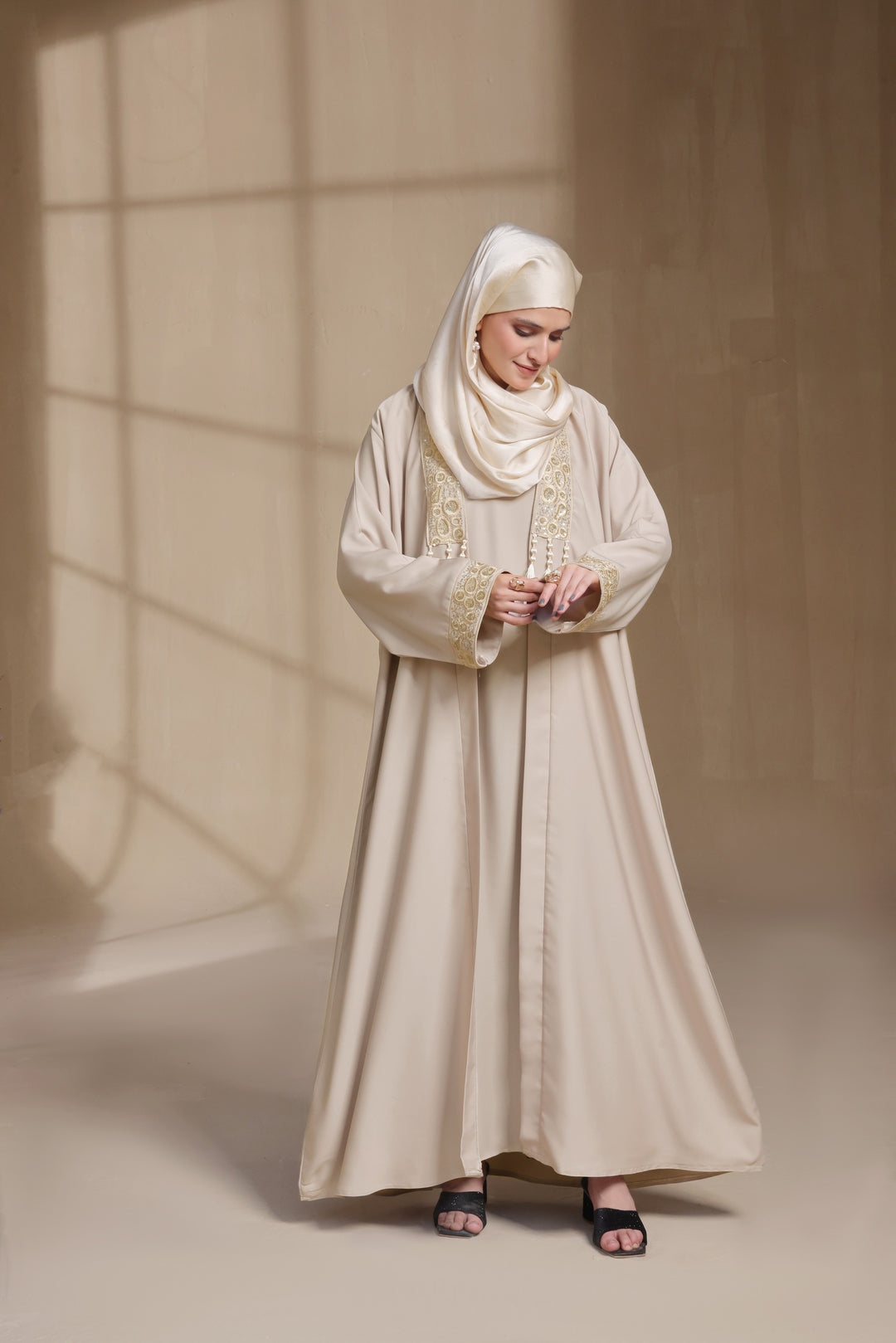 Noor Al-Rimal Abaya