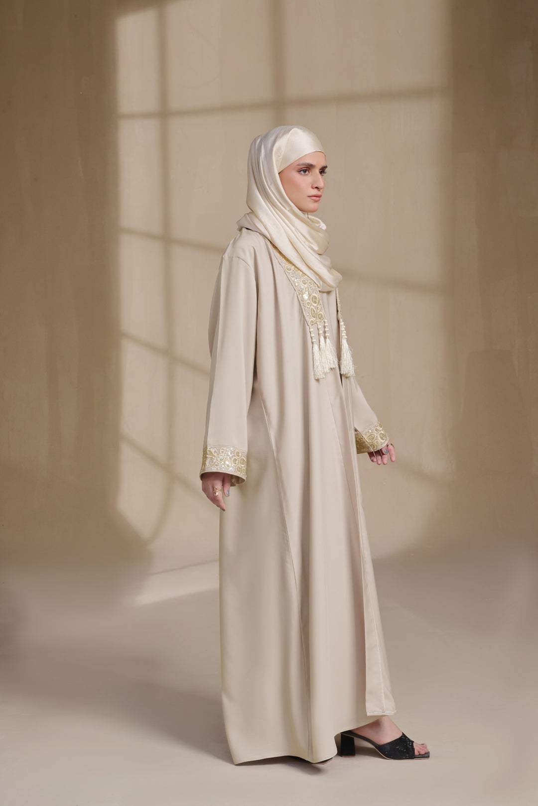 Noor Al-Rimal Abaya